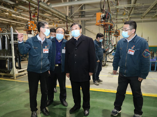 谭旭光深夜突击检查中国重汽加班生产领导干部带班执行情况