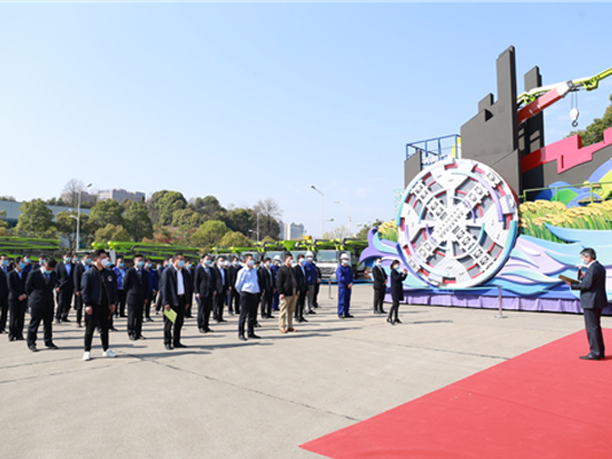 中联重科近亿元国六产品批量交付 用优质产品携手客户共攀行业高峰