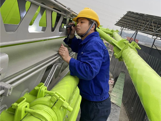 中联服务故事 全球五桥67米泵车优质跟机服务获好评