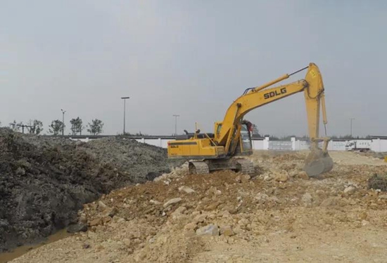 山东临工挖掘机用户说：21吨挖机油耗竟然这么低！