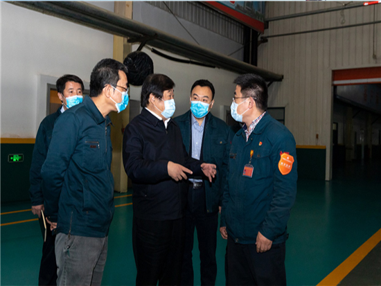 谭旭光在济南章丘调研中国重汽零部件企业