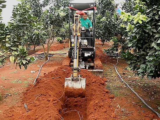 施工小钢炮，三一微挖搞定各类狭窄工况！