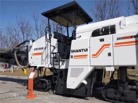 山推铣刨机精彩亮相三秦大地 助力梦想飞驰