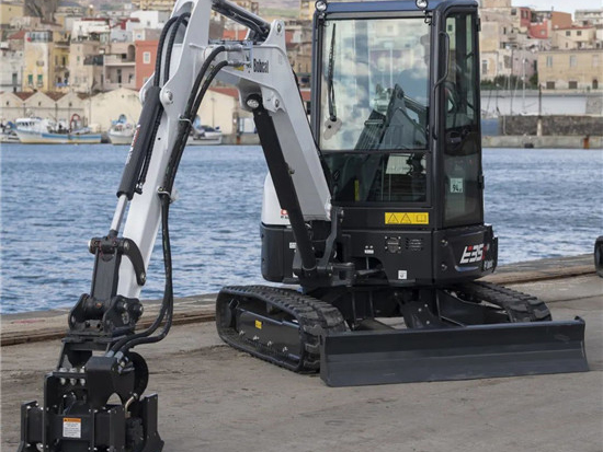 微挖“竞速”，就选山猫E35z