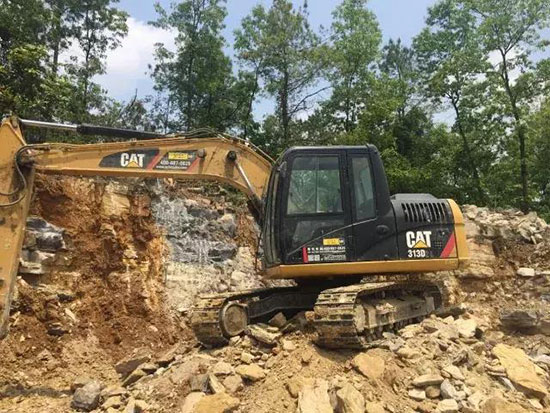 为什么新农村建设都喜欢用它？CAT313D2L卡特挖掘机测评