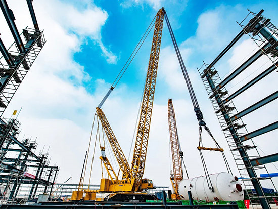 壮哉！徐工又一台千吨级履带起重机“巨舰入列”