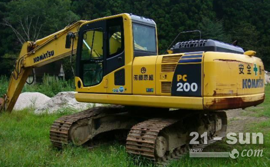 小松PC200-6挖掘机全车速度慢故障分析