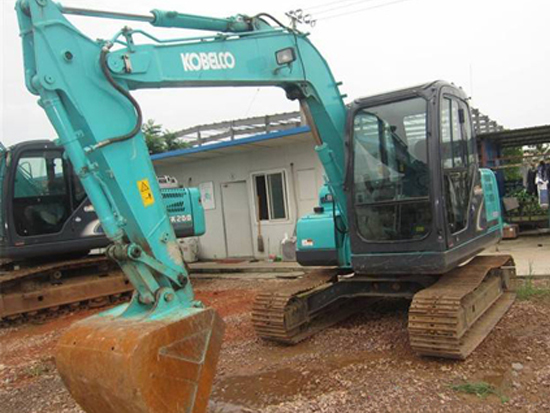 神钢70UR-3小挖<em>小臂发卡</em>，不掉臂的原因
