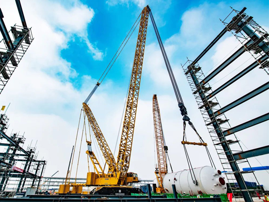 十年磨一”舰”，徐工千吨级“航母作战群”掀起国潮热浪