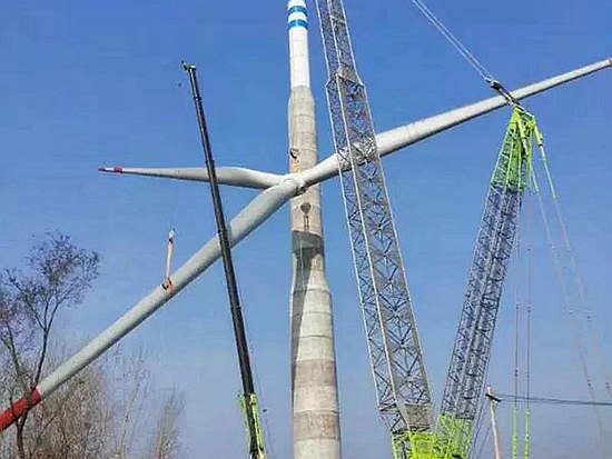 康明斯助力中国首台140米钢混塔架3MW级风机吊装成功