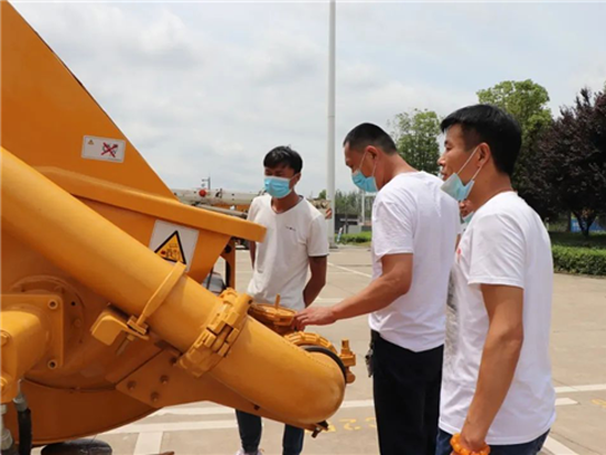 湖南铁聚人集团亮相2020第三届亚洲国际工程机械二手设备交易大会