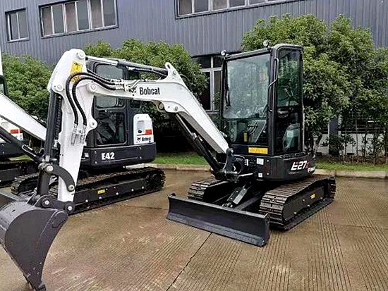 要买2吨微挖，“山猫兄弟”怎么选？