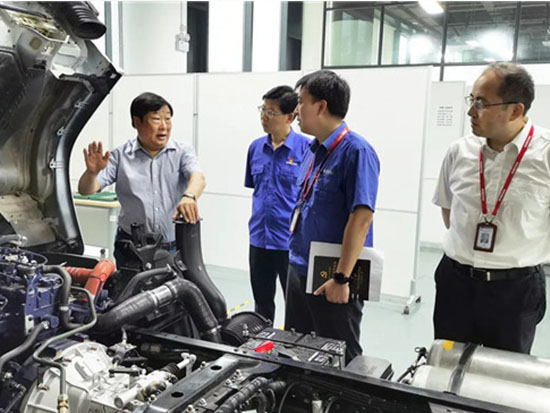 谭旭光考察潍柴动力上海技术创新中心并召开长三角地区潍柴企业科研人员座谈会