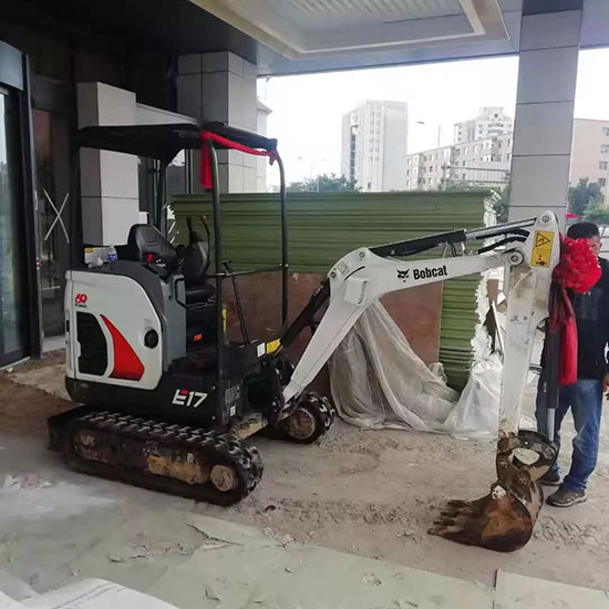 山猫E17迷你挖掘机产品简单介绍