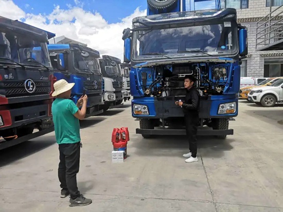 陕汽重卡 | 燃情七月“换”然一新 直播推介high爆一夏