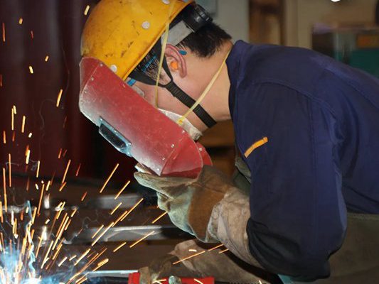 徐工：惟精惟专显匠心 酷暑当下勇前行