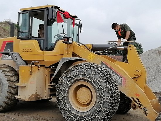 雷沃服务关爱走访  与你共享盛夏清凉