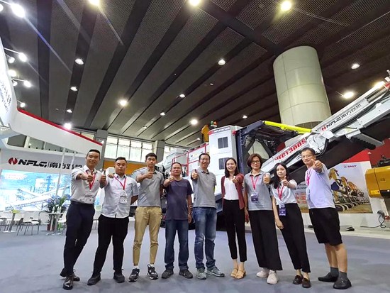 南方路机精彩亮相第六届广州国际砂石展