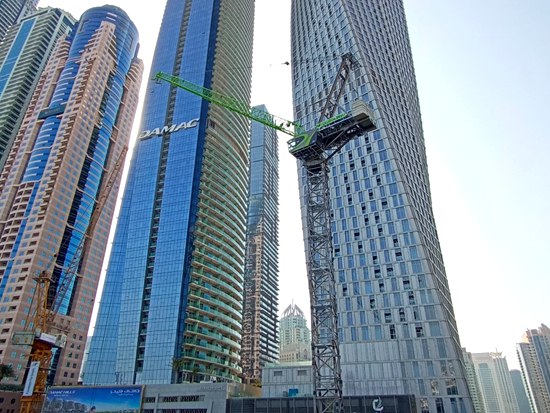 挑战全球最高酒店类项目 中联重科塔机助建<em>阿联酋</em>迪拜蓝天酒店