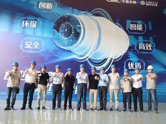 相约洛阳，品鉴智造 | 行业大咖到凌宇 智能产线获赞誉