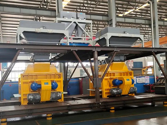 方圆2HZS120型双机组搅拌站顺利完成组装