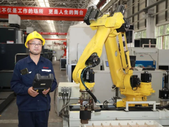 新工人丨龚伟力：从“老师傅”到“新工人”