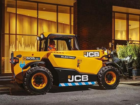 JCB Loadall发布首款纯电动伸缩臂叉装车