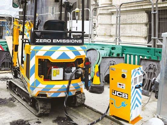 JCB推出适用于所有 E-TECH机器的快速充电器