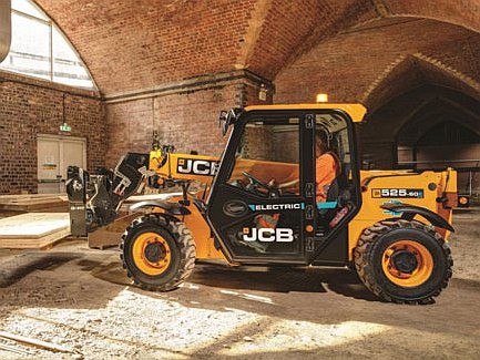 Bennie Equipment购买新型JCB 525-60E电动伸缩臂叉装机