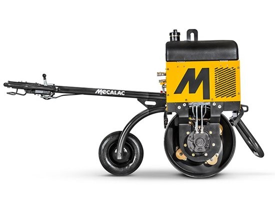 MECALAC重新设计其MBR71单钢轮压路机