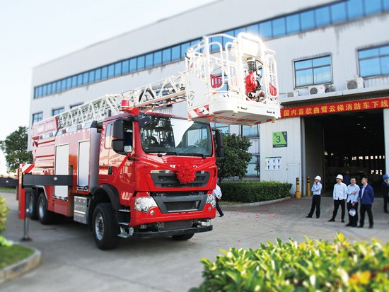 中联重科下线国内首款曲臂云梯消防车入选 “湖南十大科技新闻”
