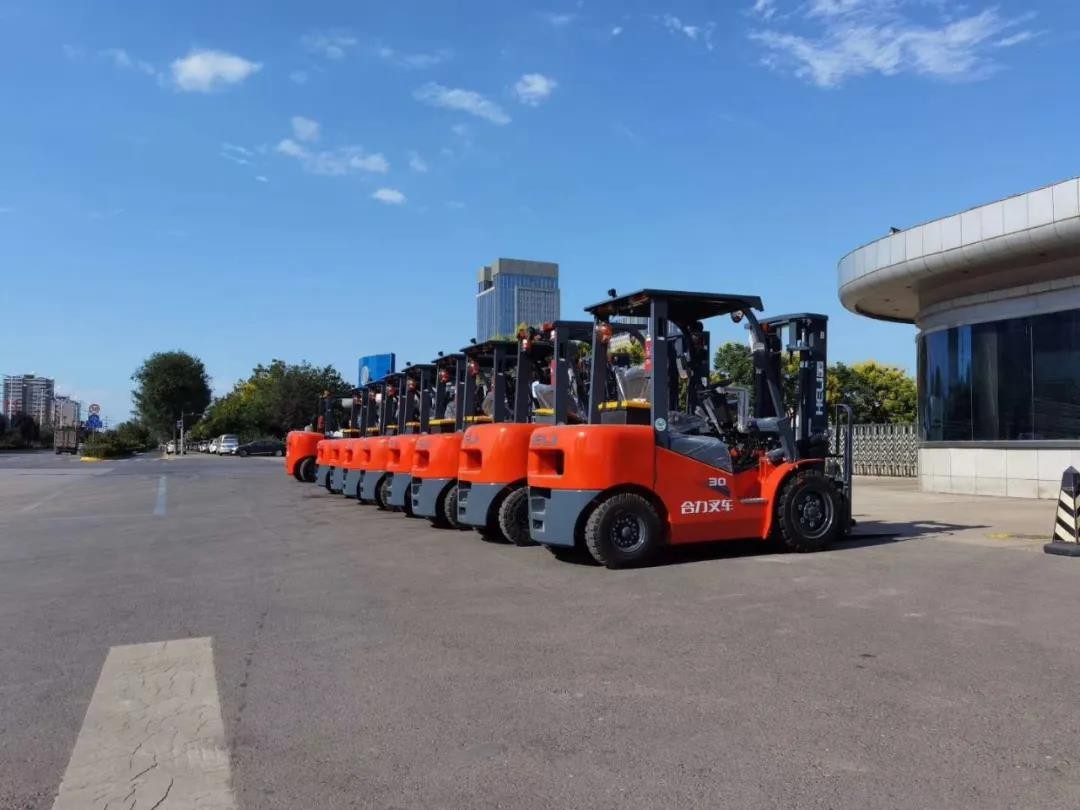 合力叉車在汽車制造行業的典型應用