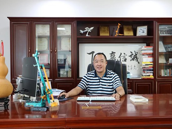 从鞋厂老板到桩工“大佬”他以一台静力压桩机撬动财富杠杆