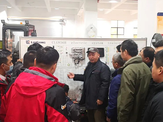 提速赋能 畅享无忧 - 2021年柳工装载机服务特训营开课啦！