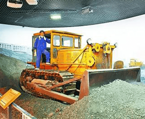鞍钢车间里的“雷锋号”推土机