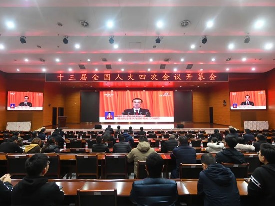 聚焦两会 | 全国人大代表刘飞香赴京履职，为制造业高质量发展建言献策……