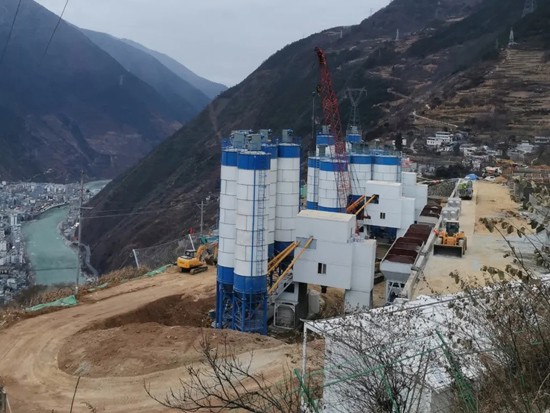 方圆搅拌站助力“川藏”铁路建设