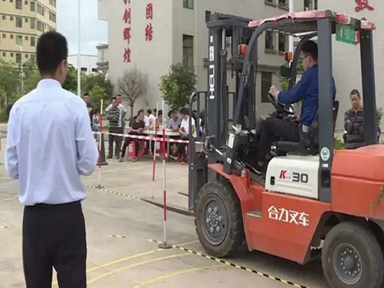 叉车保养还有规定等级？（二）