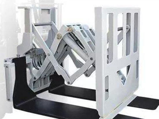使用叉车属具需要注意的事项