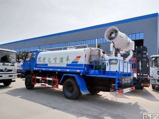 道路清洁的美容师，细数不同职能洒水车