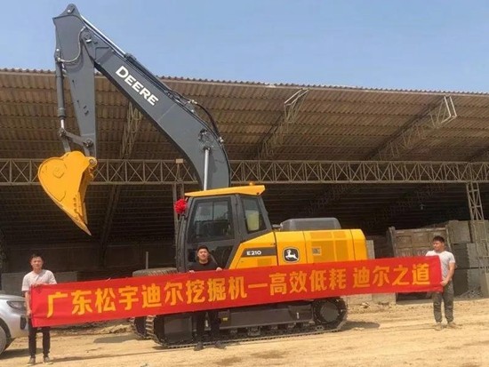 客户故事：选择挖机，他们只认约翰迪尔！