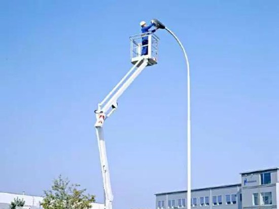 高空作业车常规保养常见的几大误区