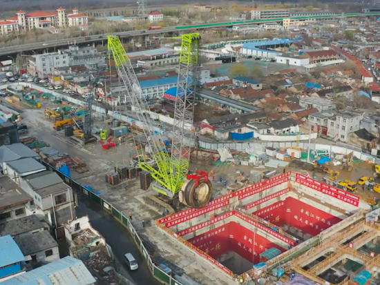 中联重科履带吊在黄河隧道与桥梁建设中大显神威