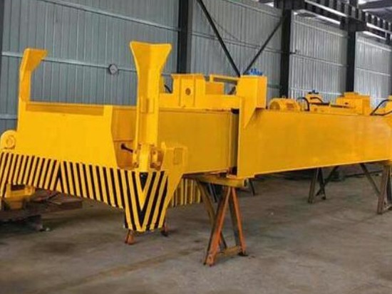 伸缩集装箱吊具有哪些操作系统？