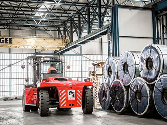 卡尔玛叉车助力不锈钢工厂，致力于安全可靠地处理钢材