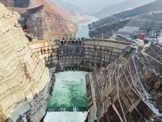 白鹤滩水电站建设——康明斯助力超级工程中的超级设备