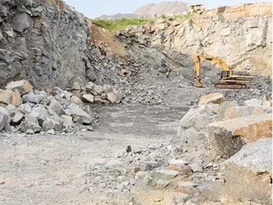 挖掘机在采石场工作一定要记得这几点！