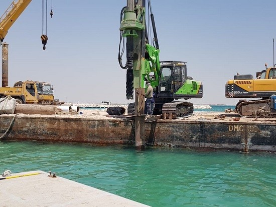 泰信KR125A旋挖钻机卡塔尔海上施工