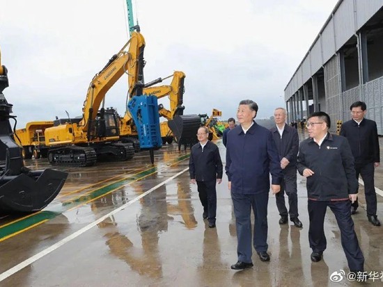 习近平在柳工视察