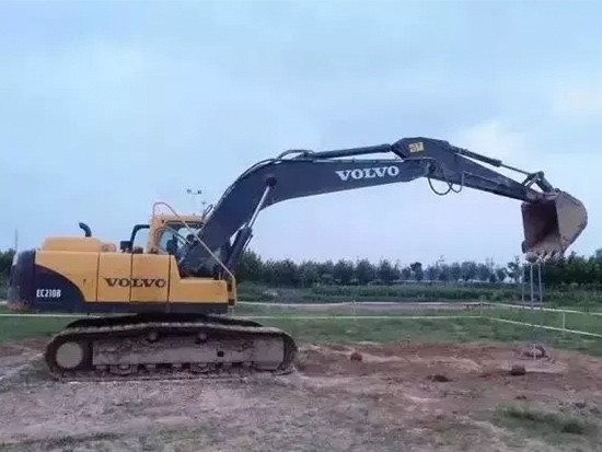 挖掘机在工作时听到撞击声故障维修